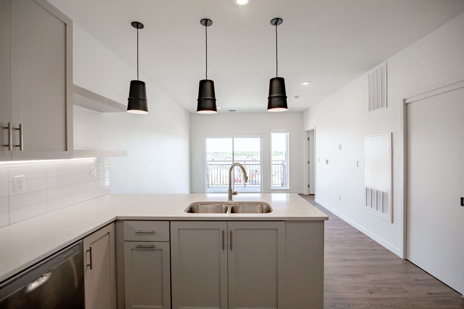The Earl Apartments 4 of 34