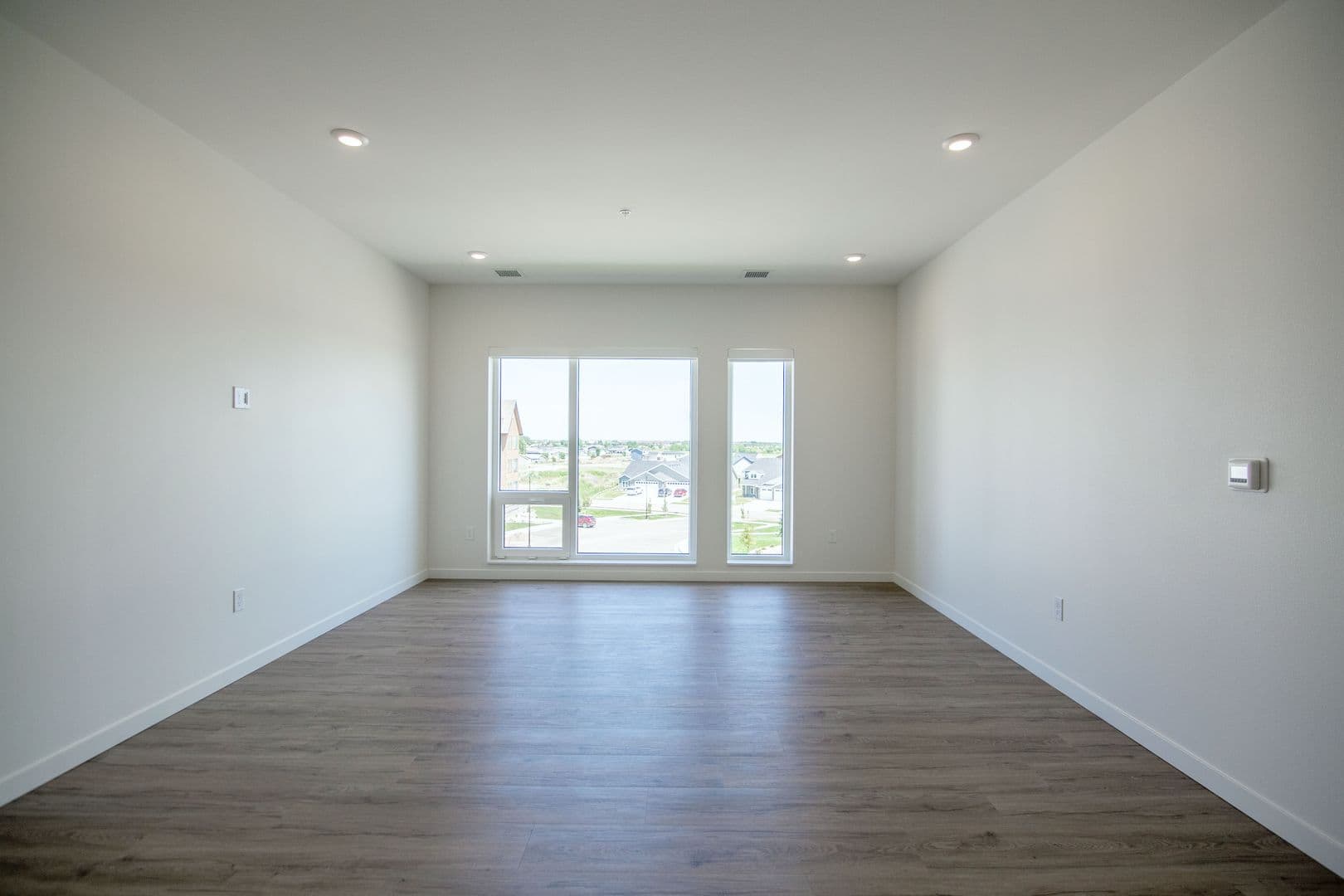 The Earl Apartments 166 of 398