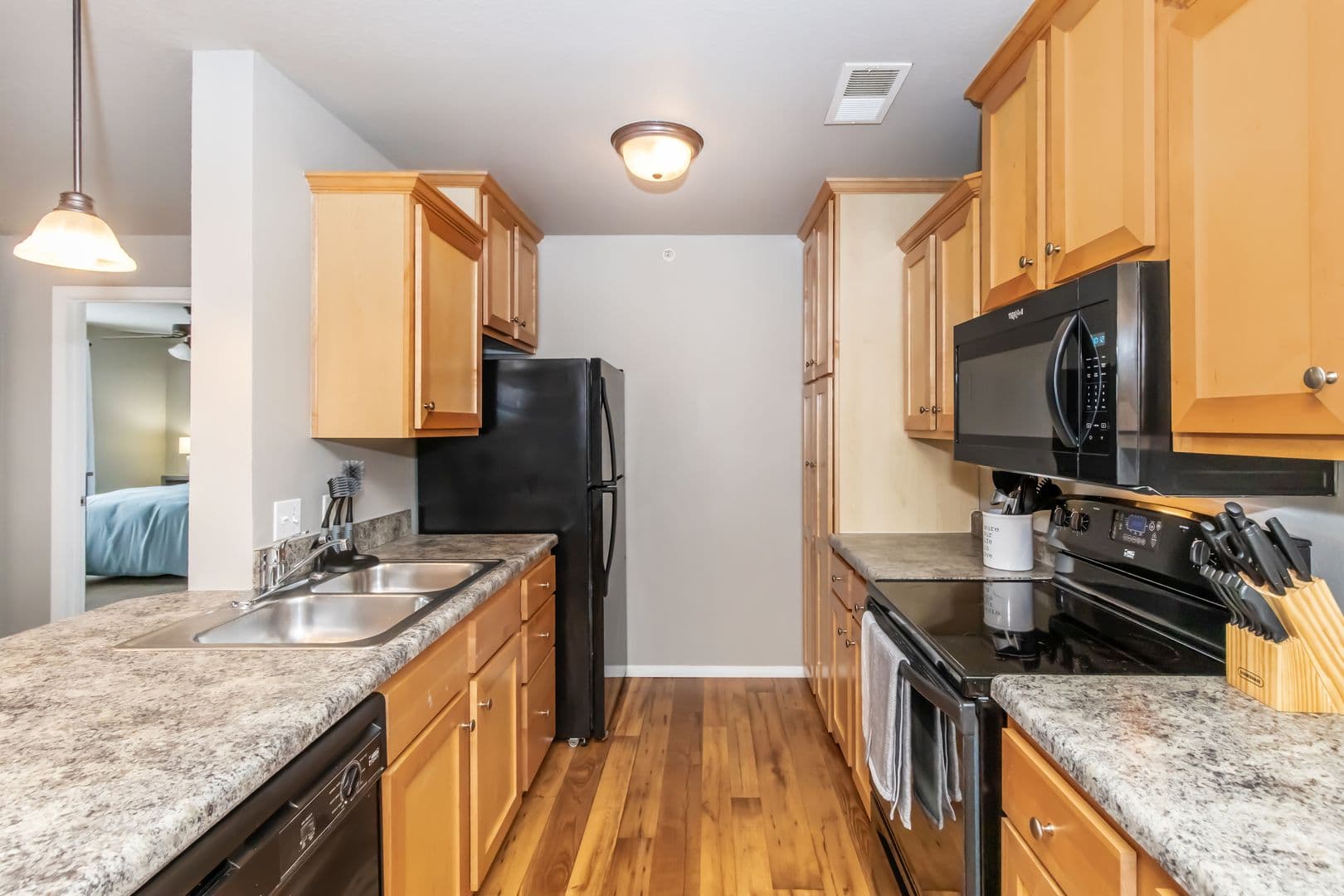 Hawthorn Suites Apartments 2 of 16