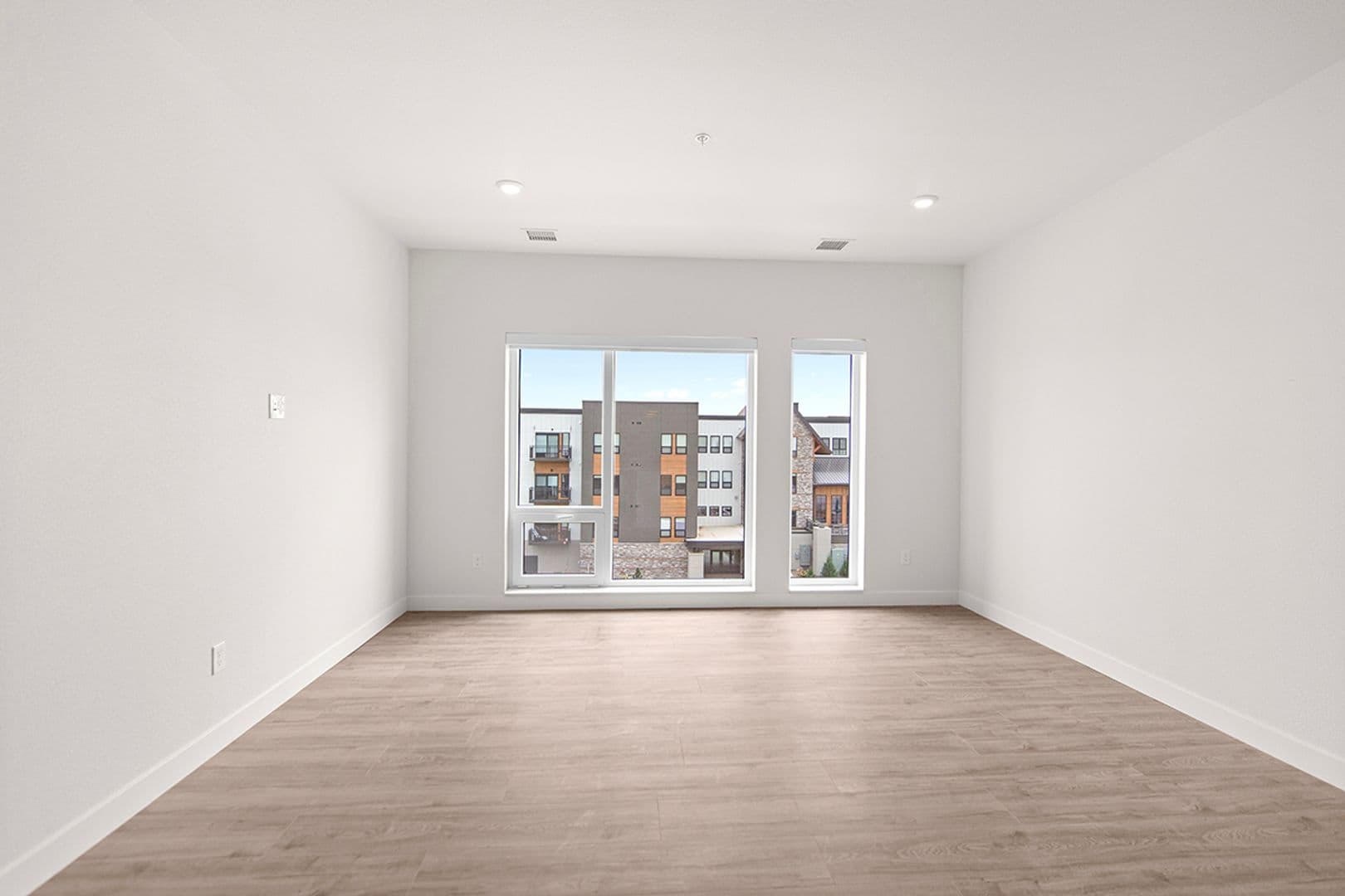 The Earl Apartments 4 of 14