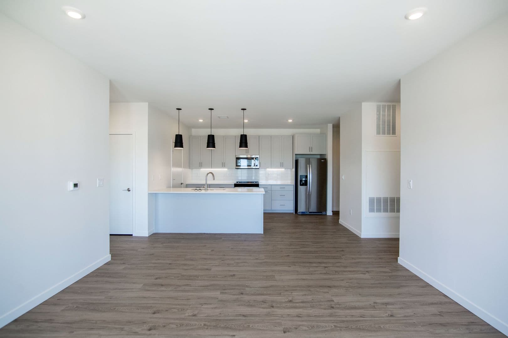 The Earl Apartments 163 of 398