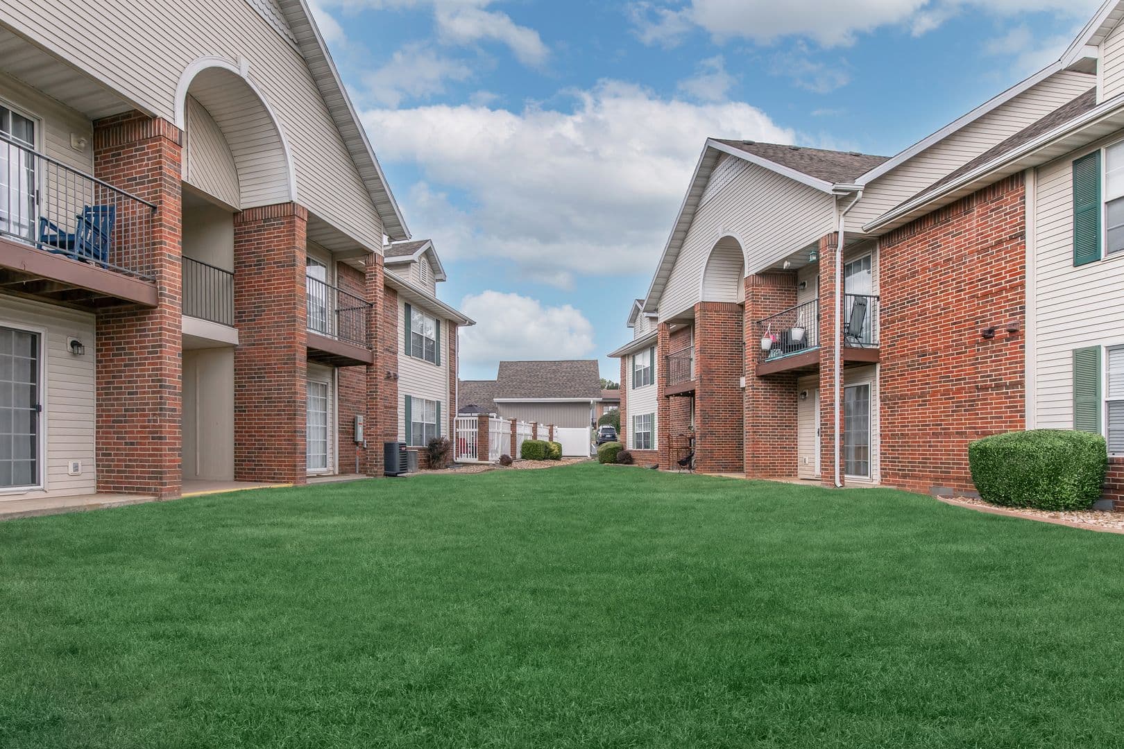 Hawthorn Suites Apartments 5 of 11