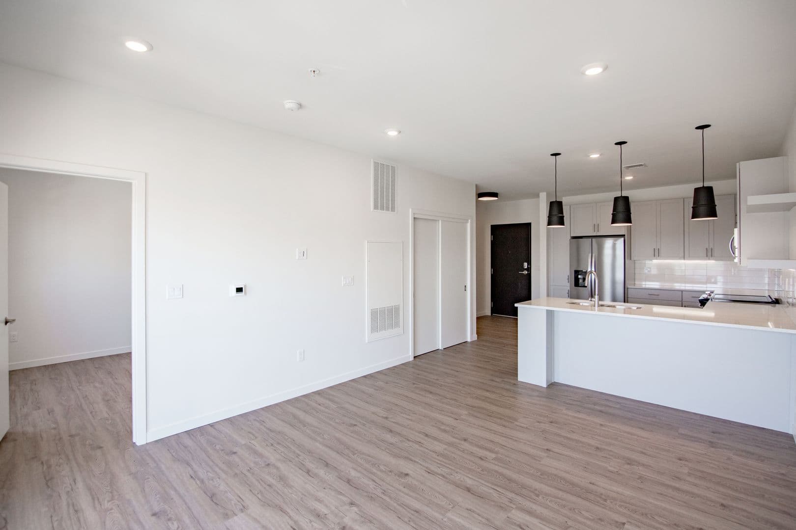 The Earl Apartments 5 of 34