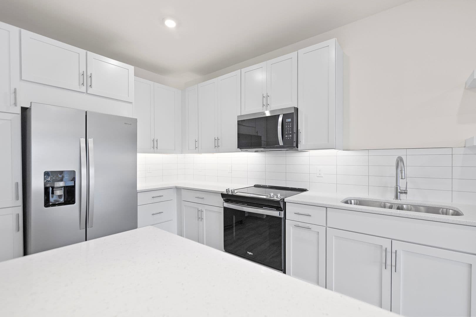 The Earl Apartments 2 of 29