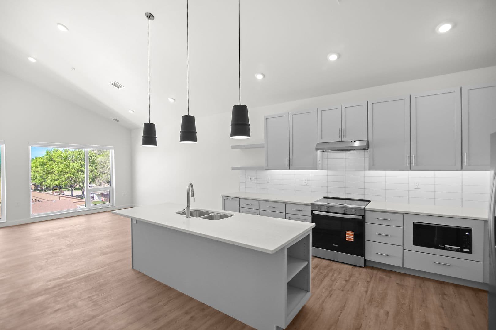 The Earl Apartments 278 of 296
