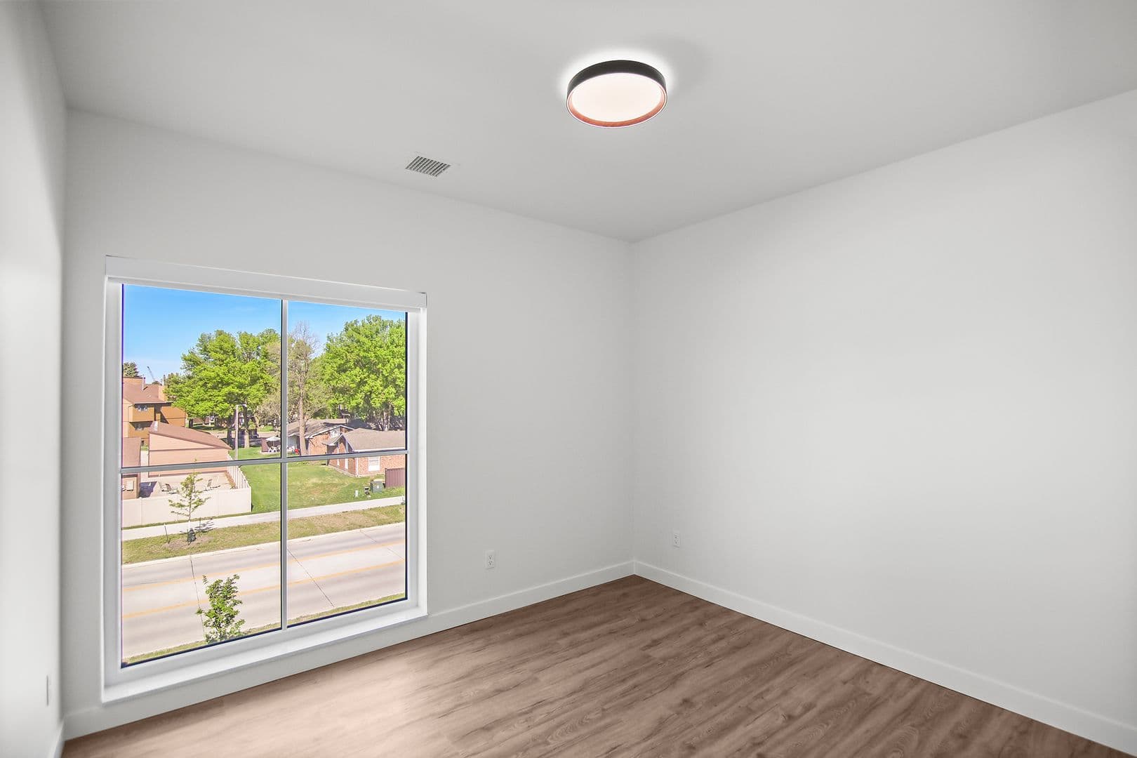 The Earl Apartments 209 of 296