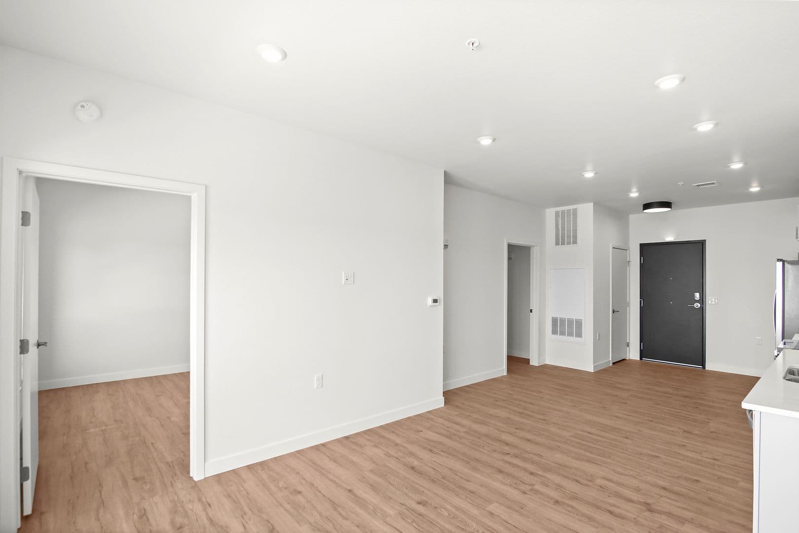 The Earl Apartments 242 of 296