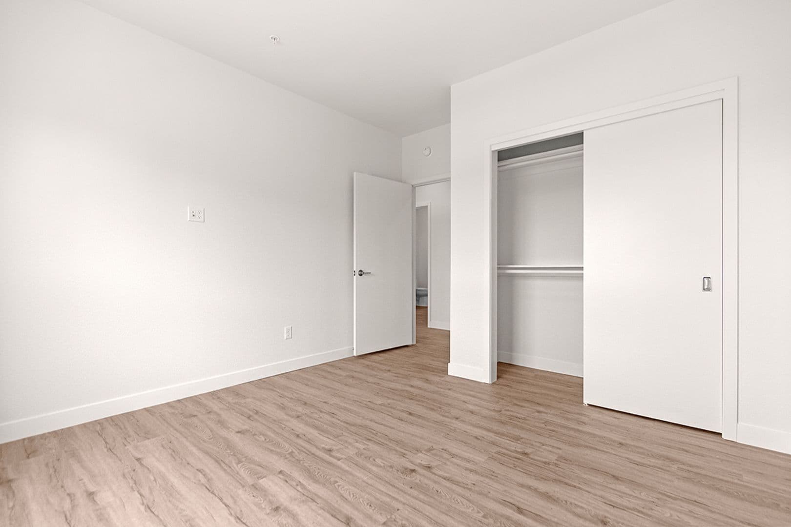 The Earl Apartments 9 of 16