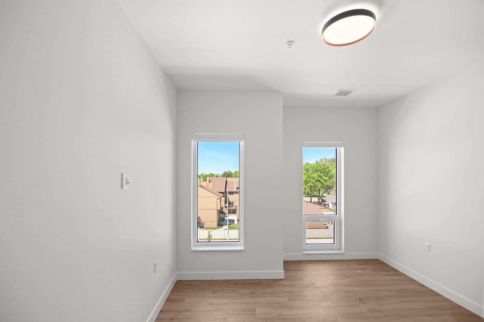 The Earl Apartments 283 of 296