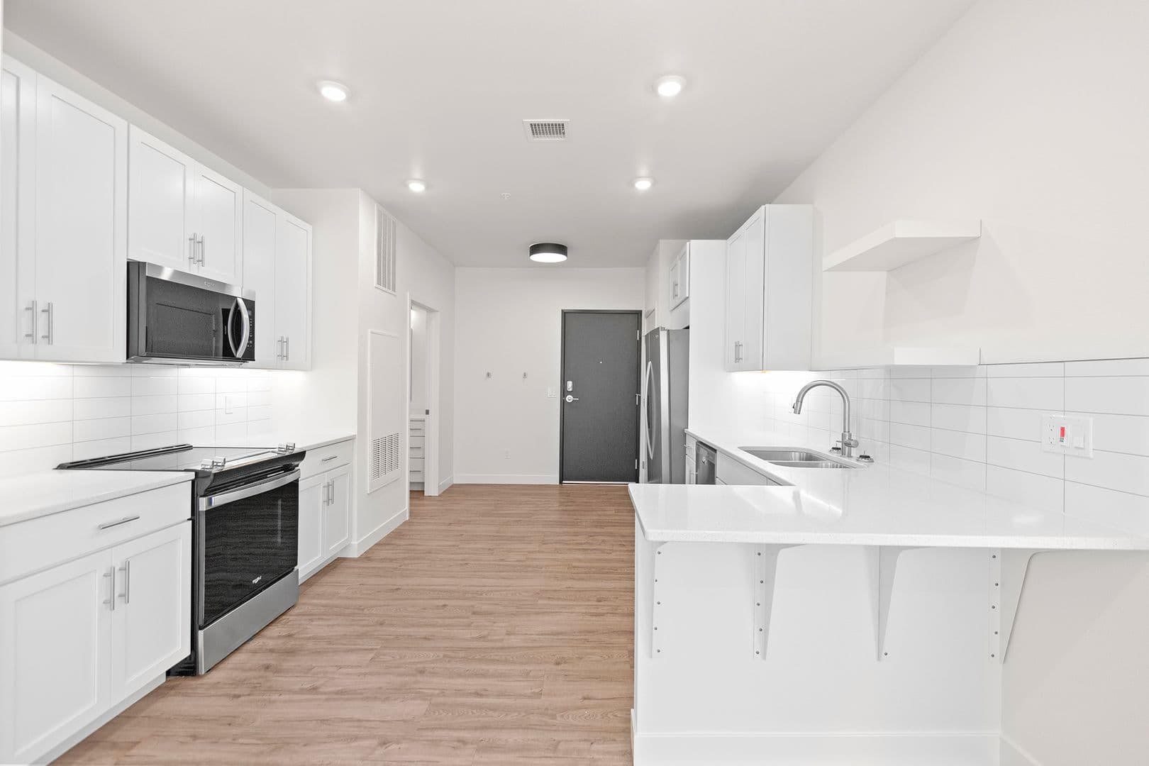 The Earl Apartments 2 of 15