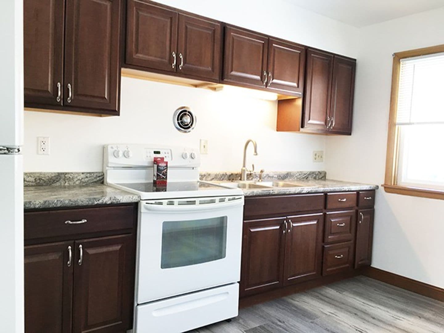 509 11th Avenue NE 8 of 18
