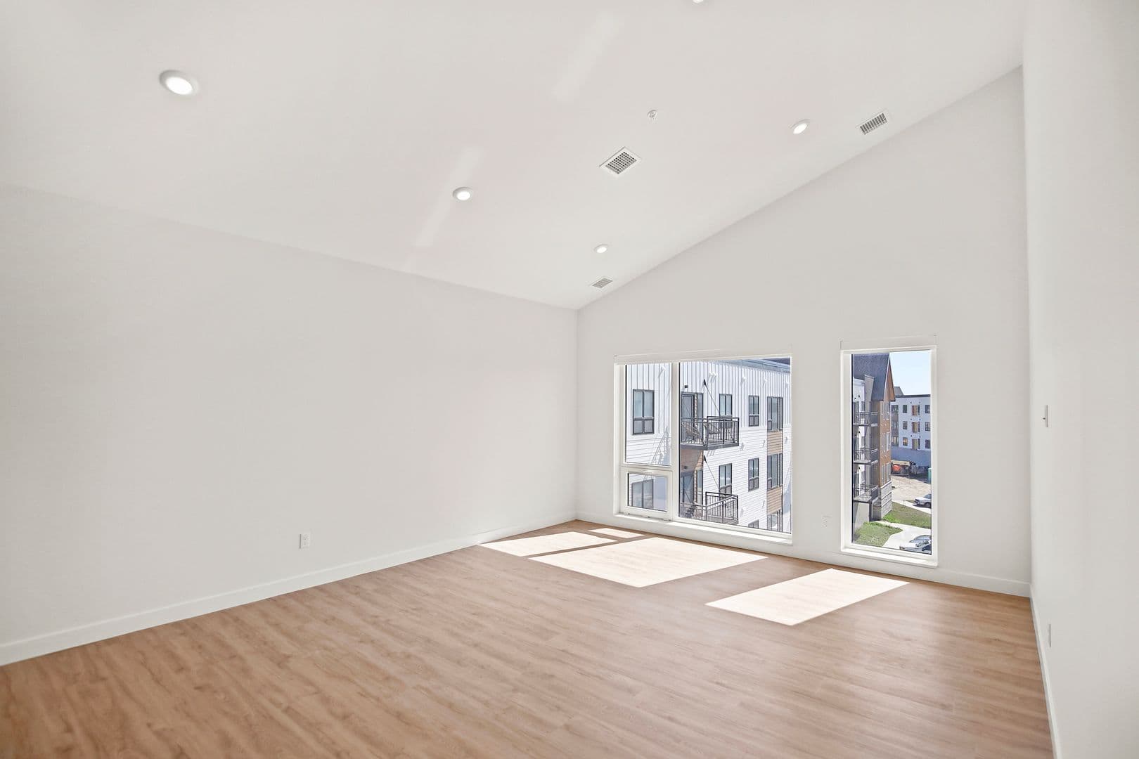 The Earl Apartments 158 of 296