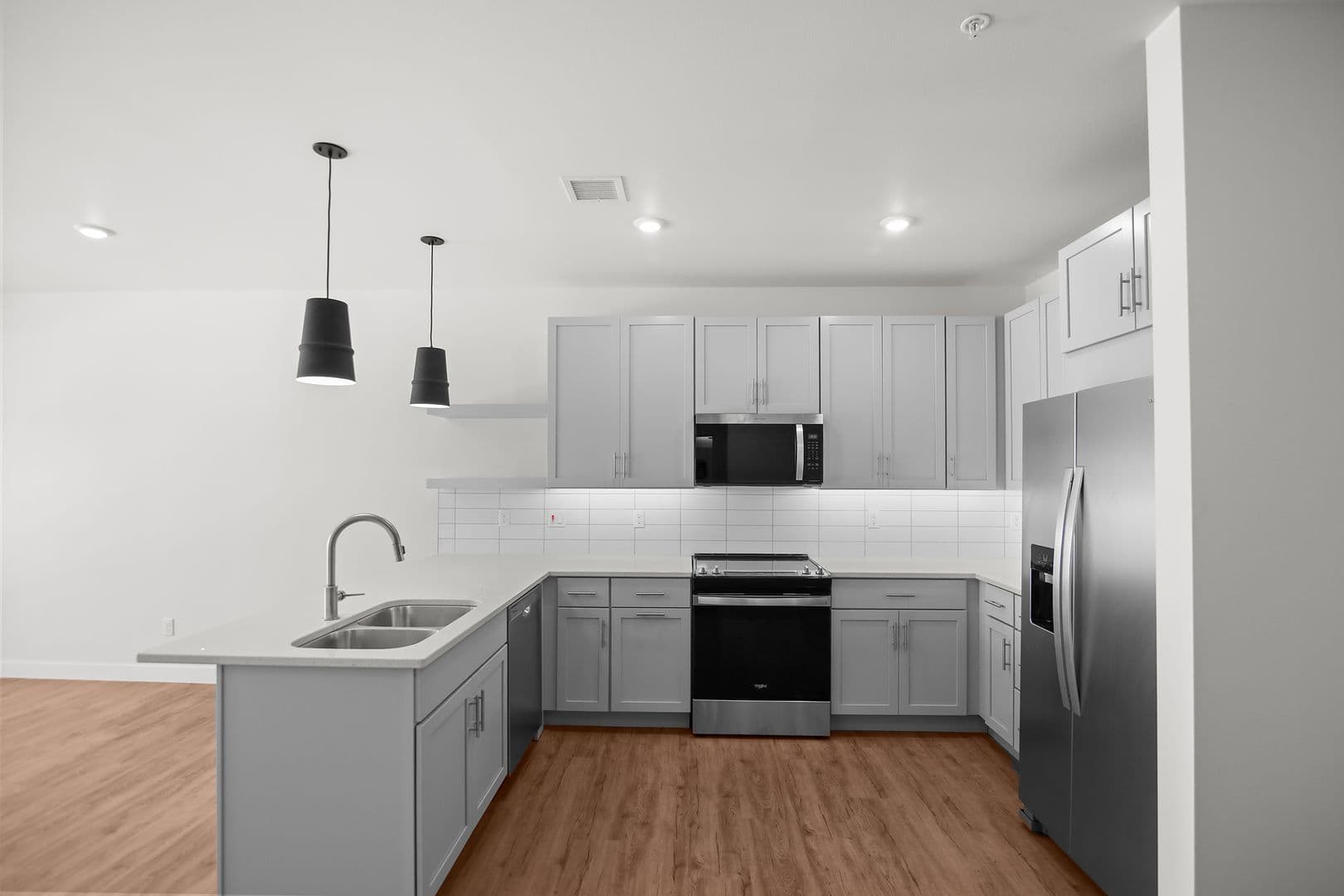 The Earl Apartments 296 of 398