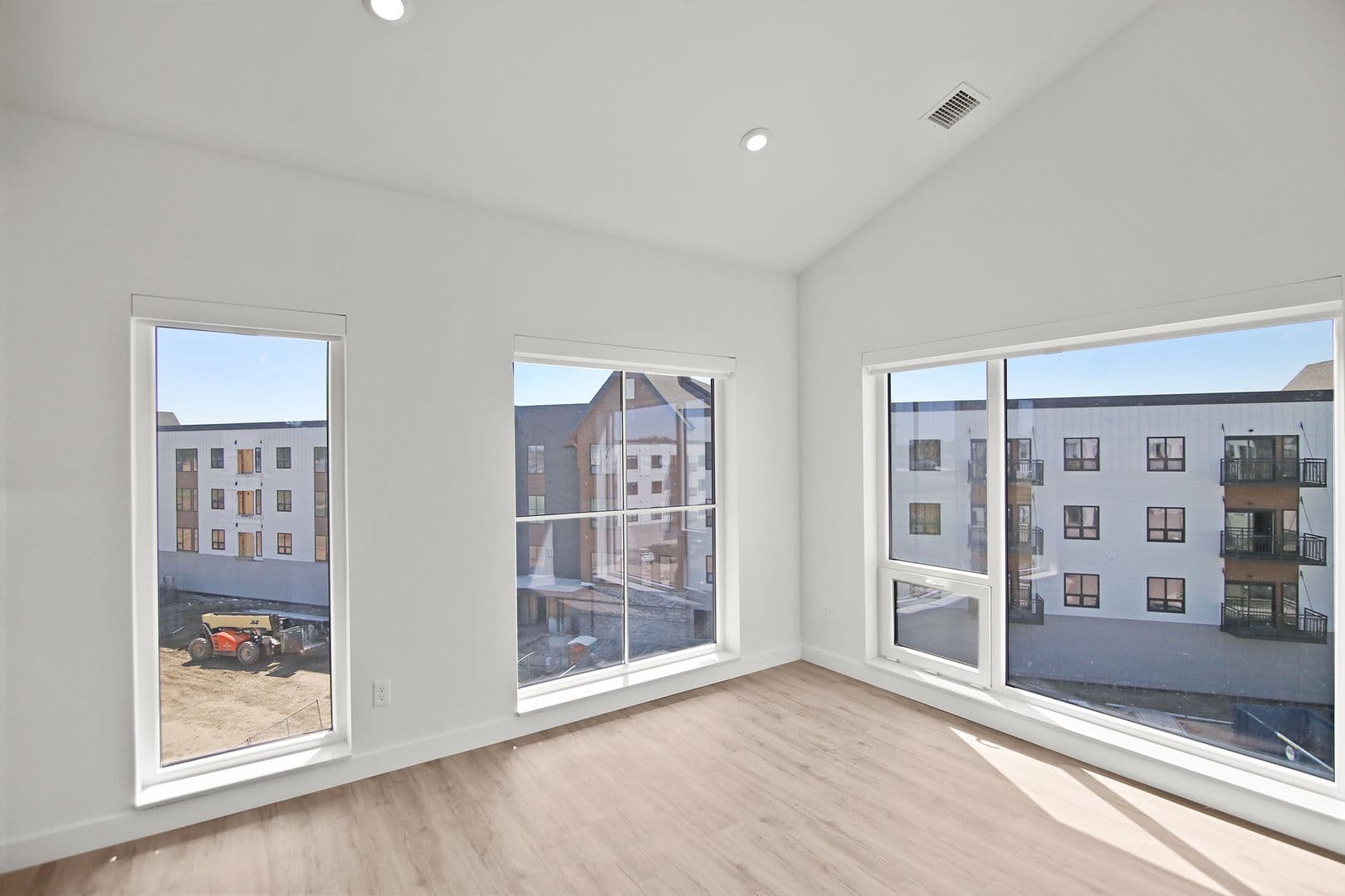 The Earl Apartments 269 of 296