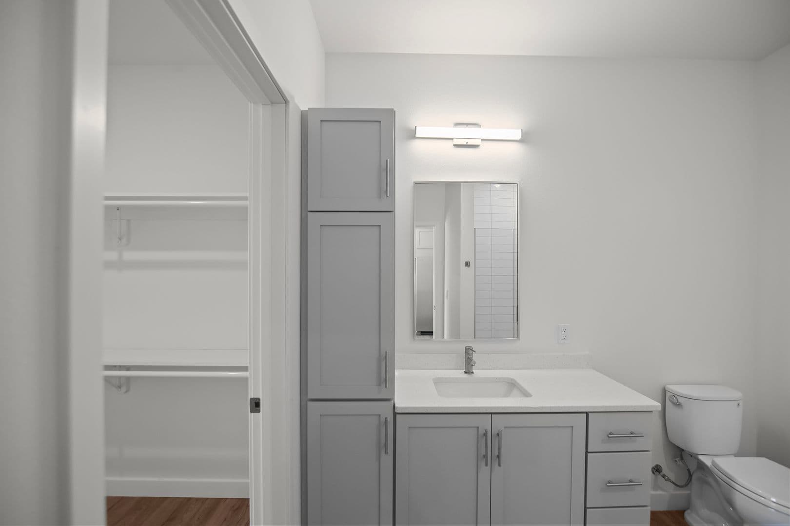 The Earl Apartments 14 of 18