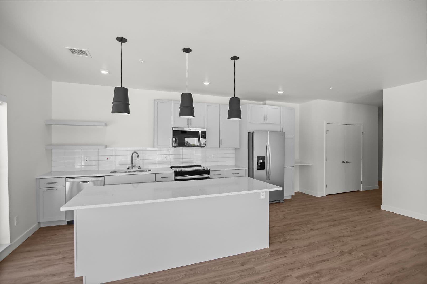The Earl Apartments 204 of 296