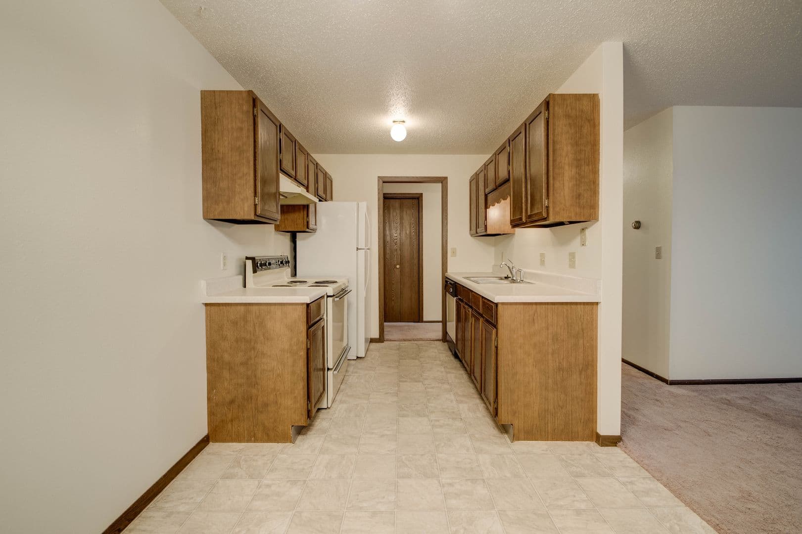 Glacial Manor Apartments 3 of 11