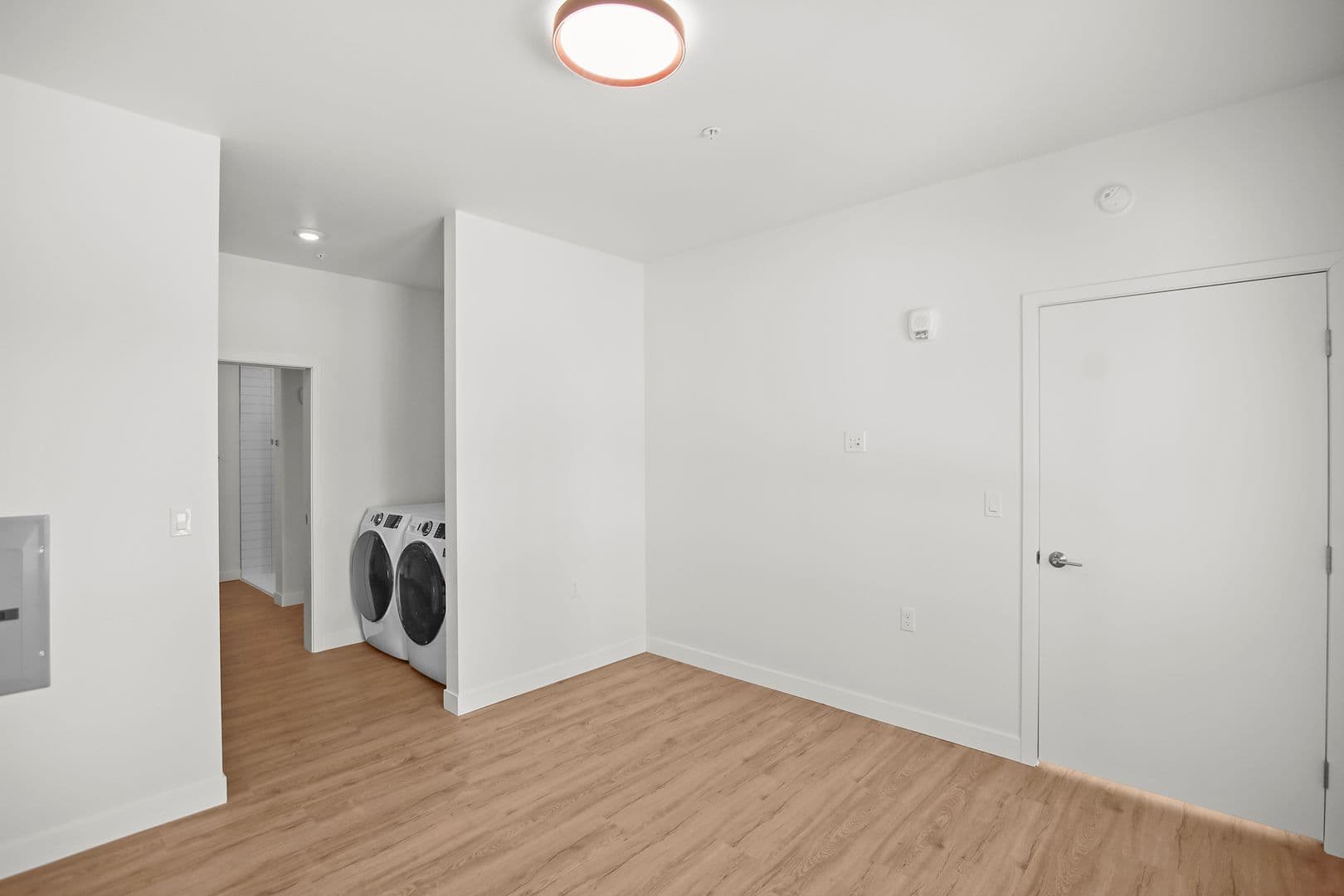The Earl Apartments 245 of 296