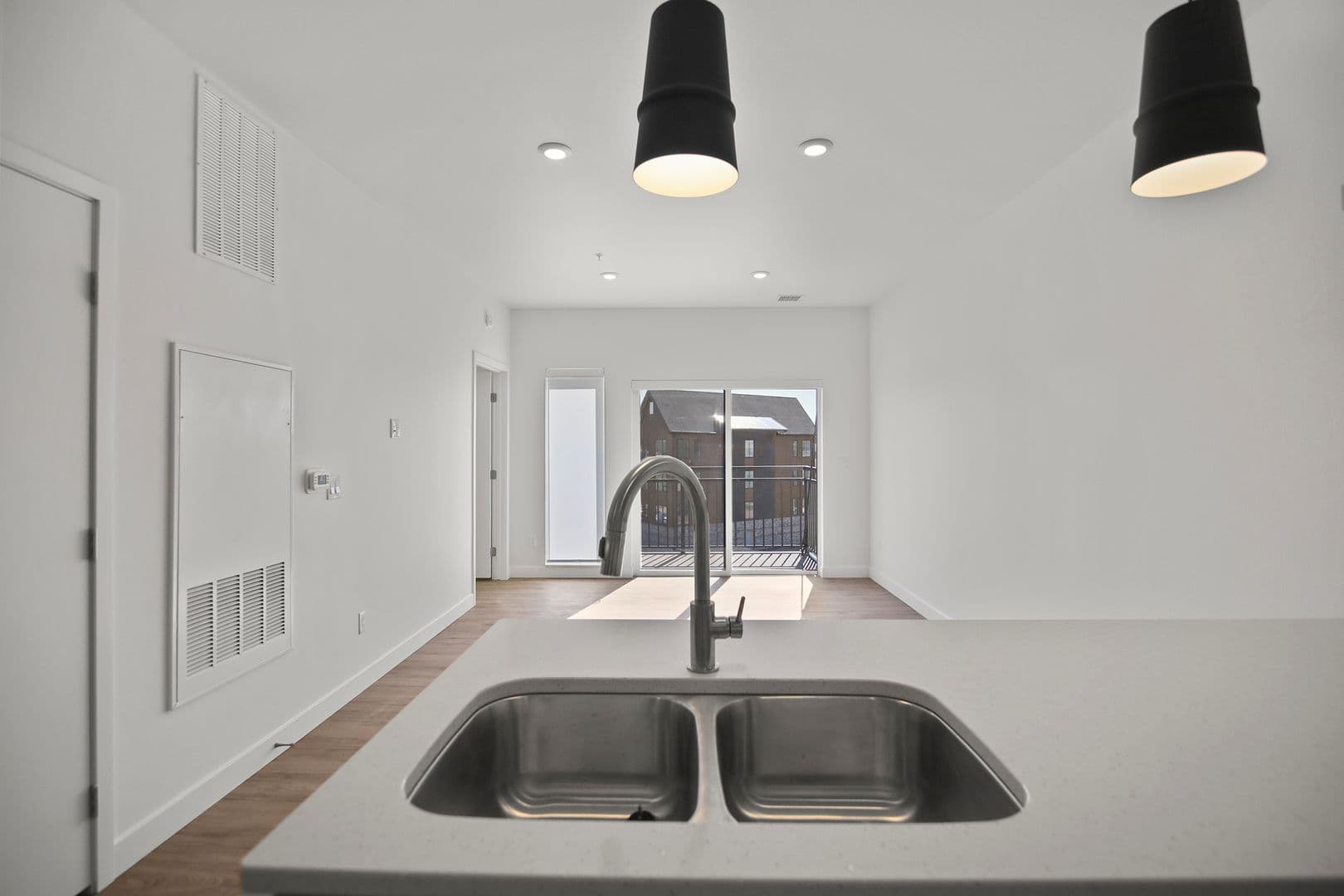 The Earl Apartments 186 of 296