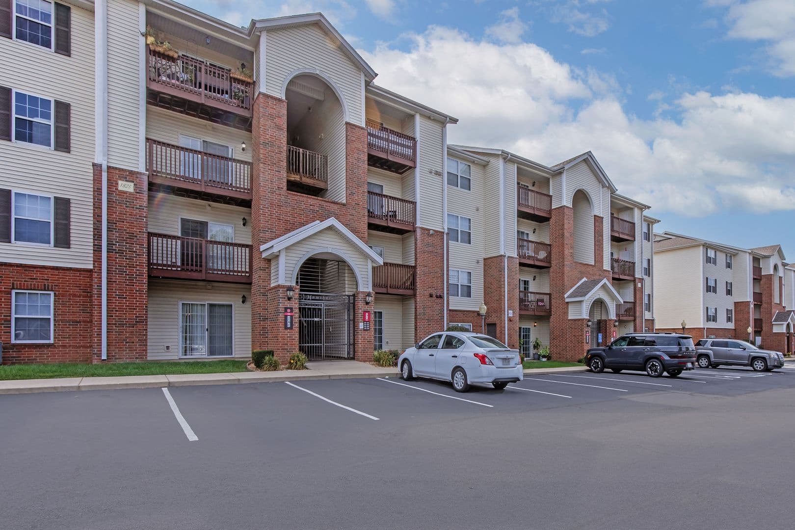Hawthorn Suites Apartments 16 of 16