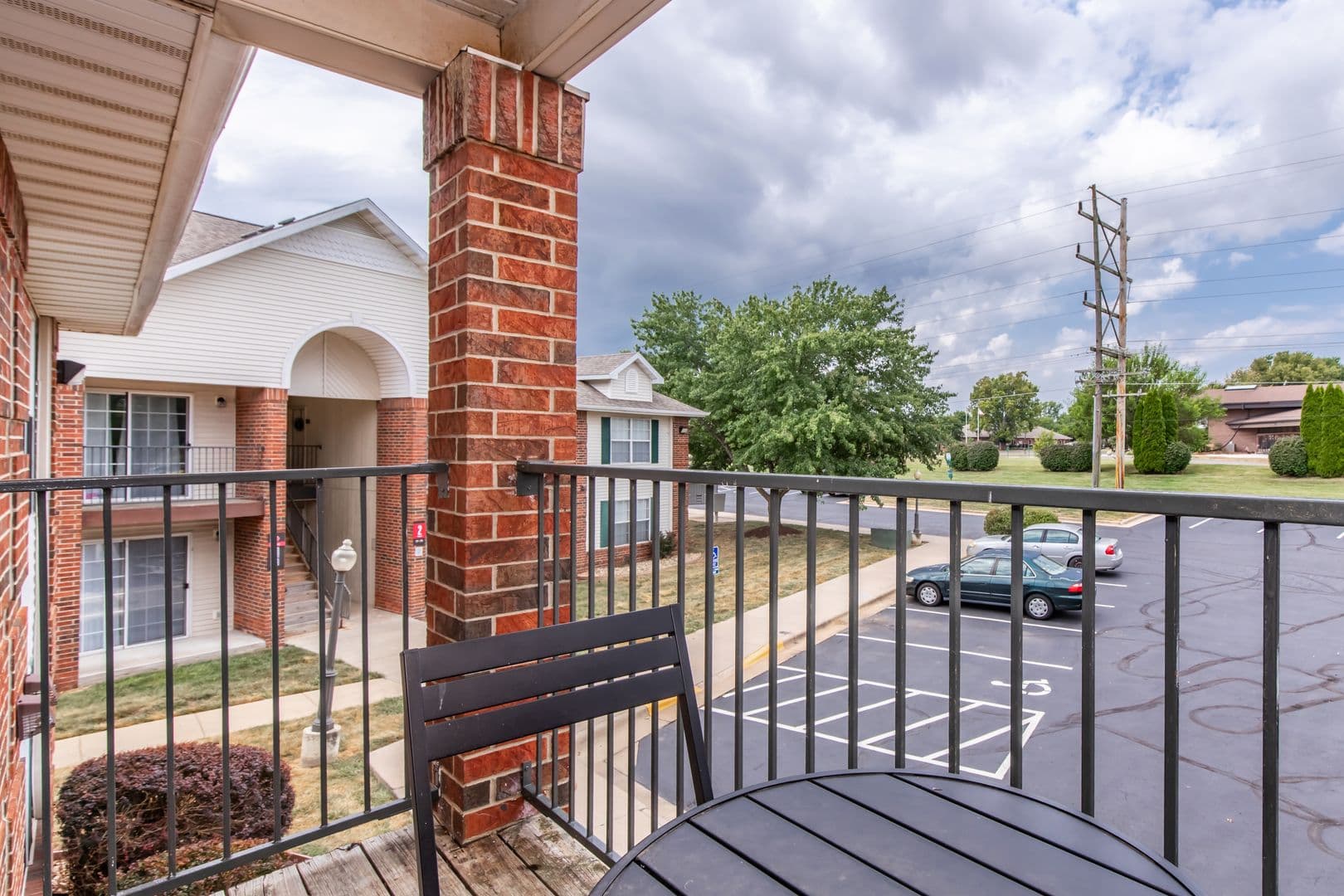 Hawthorn Suites Apartments 4 of 11