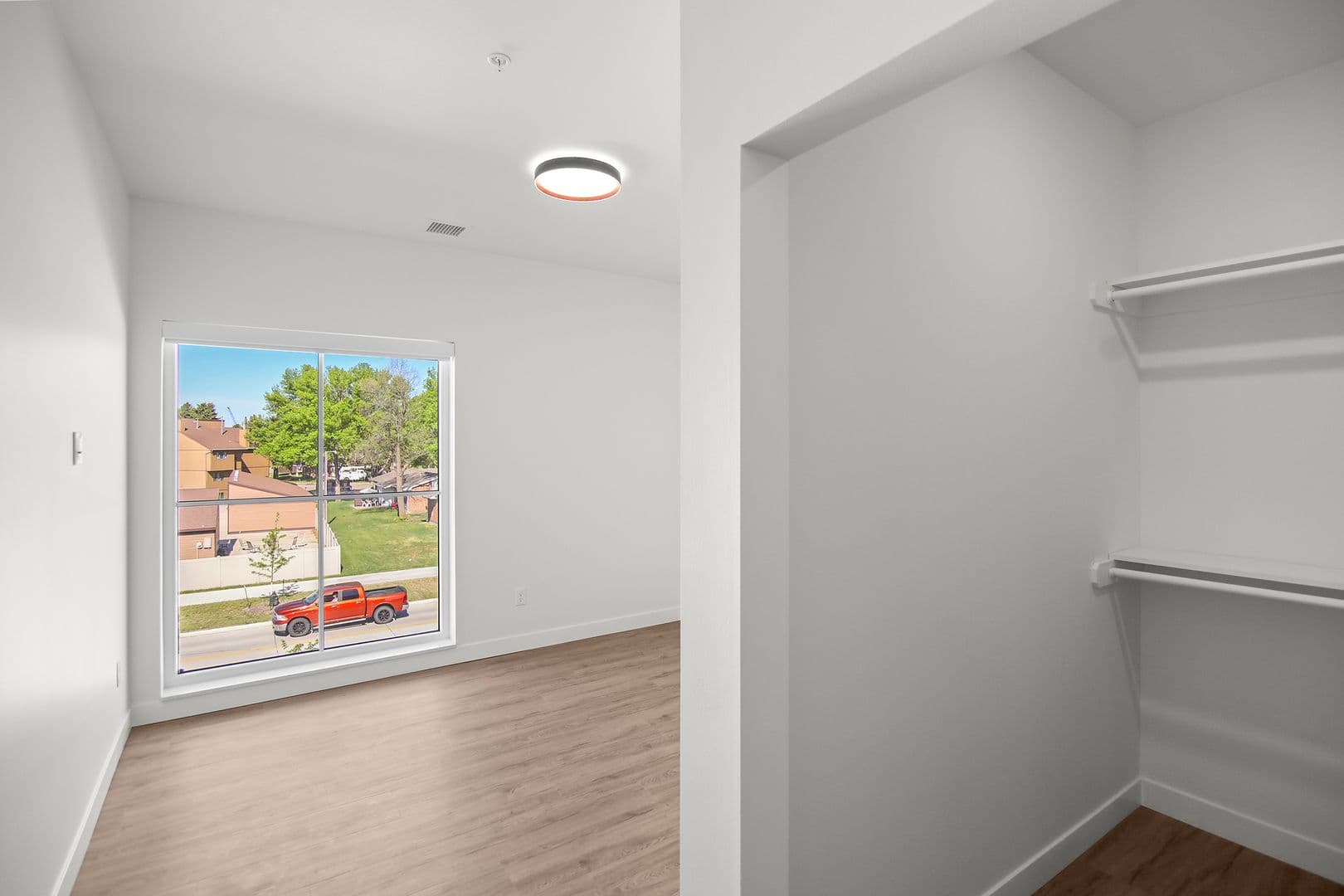 The Earl Apartments 208 of 296