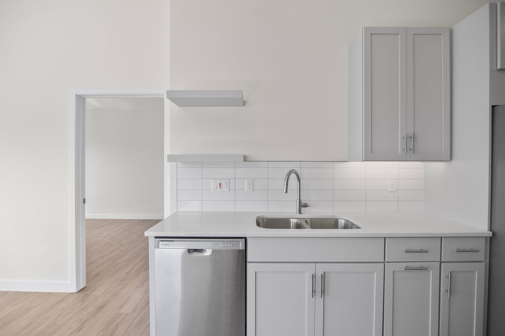 The Earl Apartments 266 of 296