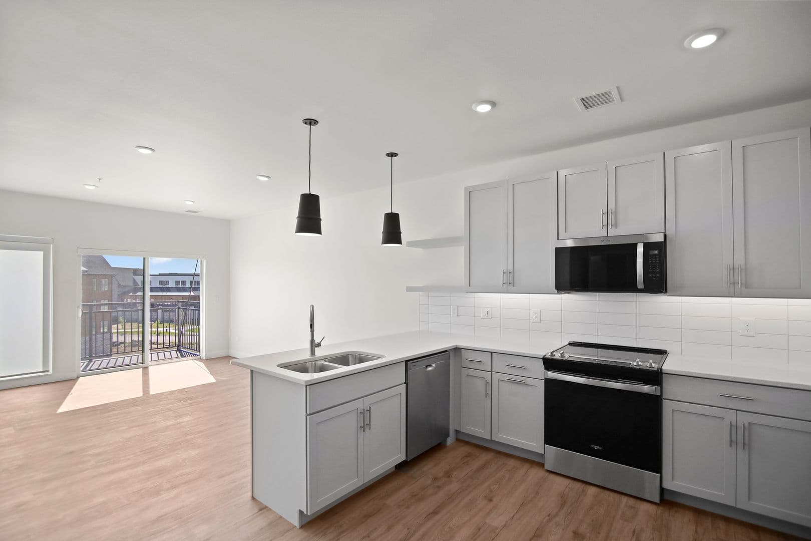 The Earl Apartments 184 of 296