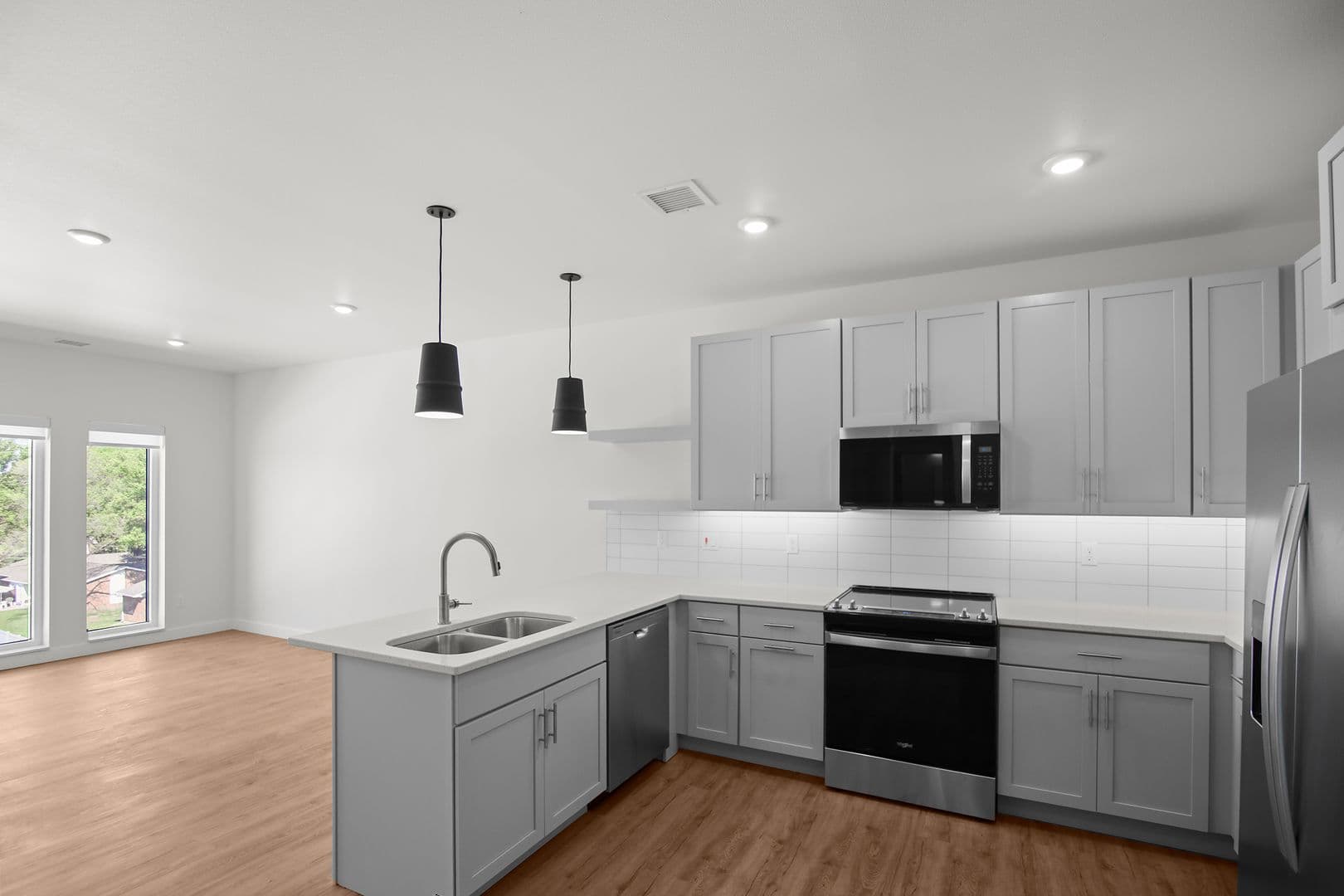 The Earl Apartments 294 of 398