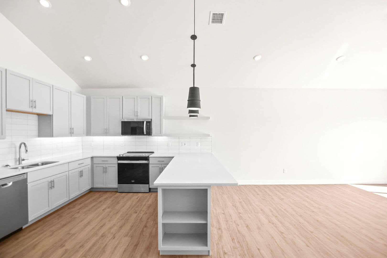 The Earl Apartments 154 of 296