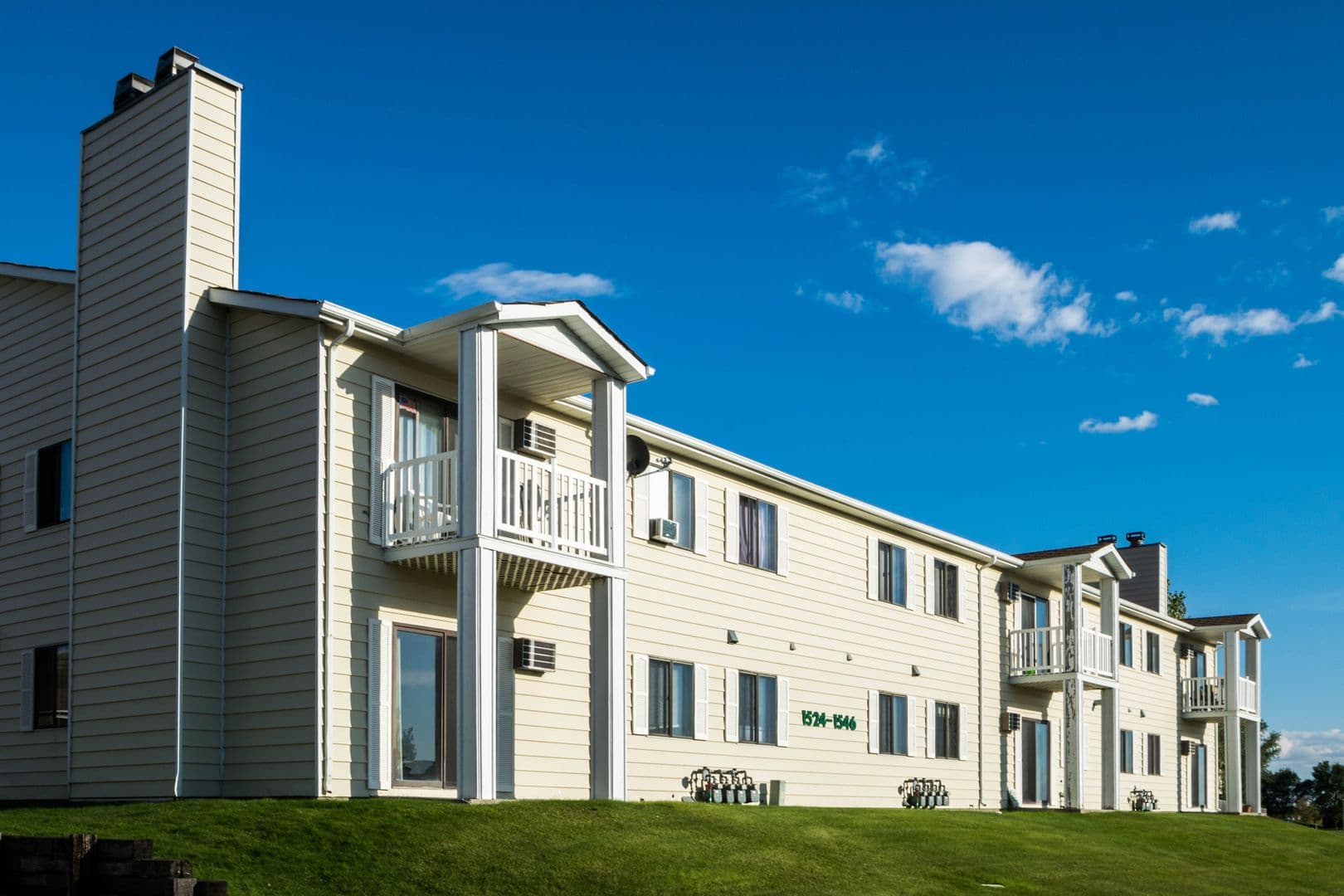 Glacial Manor Apartments 1 of 11