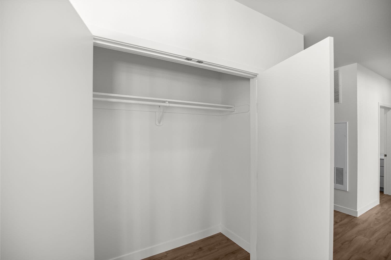The Earl Apartments 219 of 296