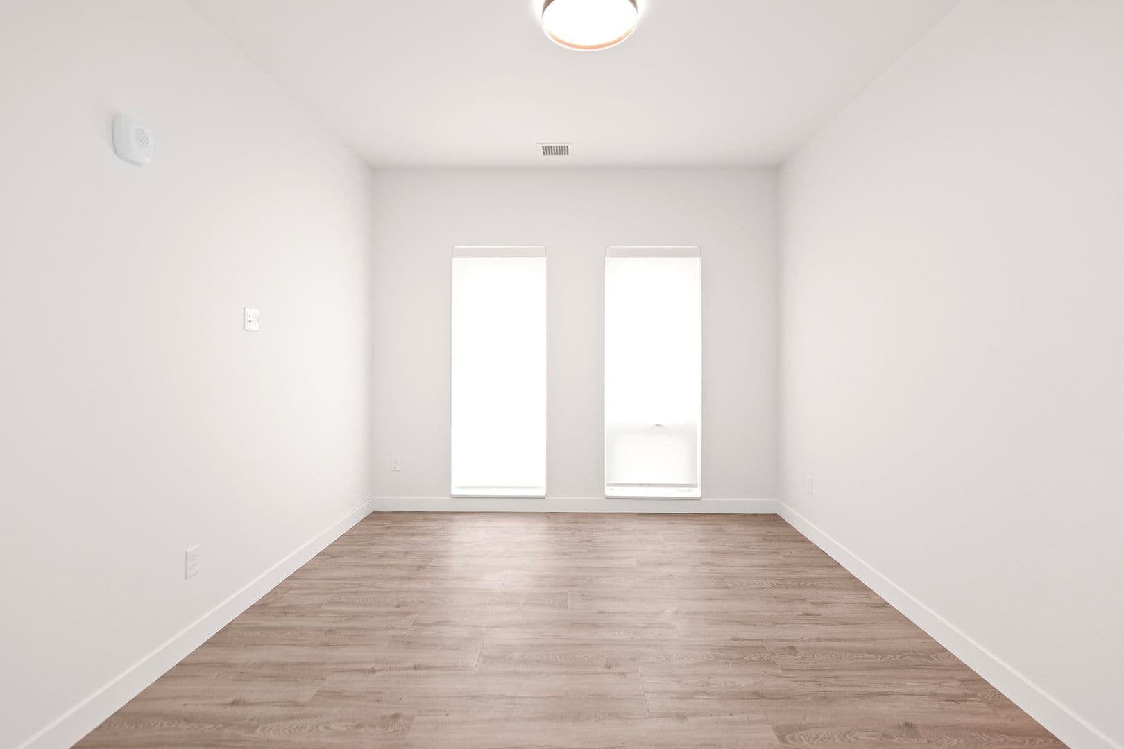 The Earl Apartments 10 of 15