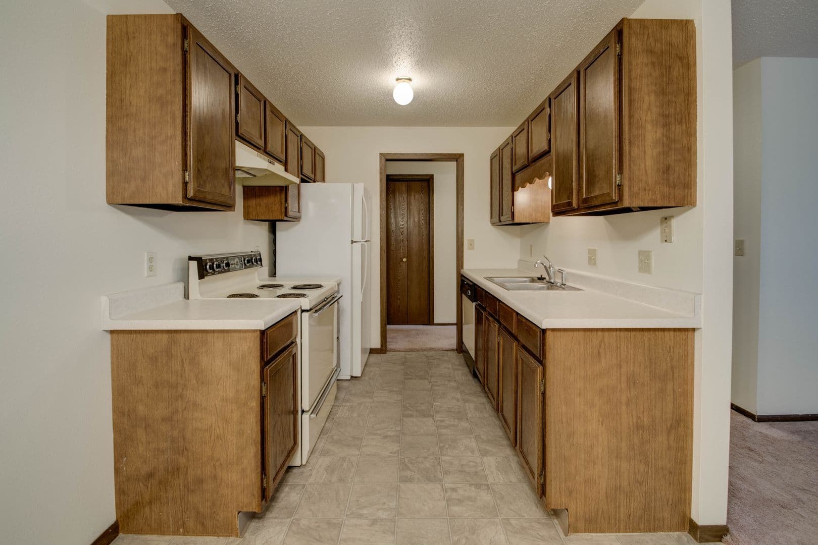 Glacial Manor Apartments 2 of 11