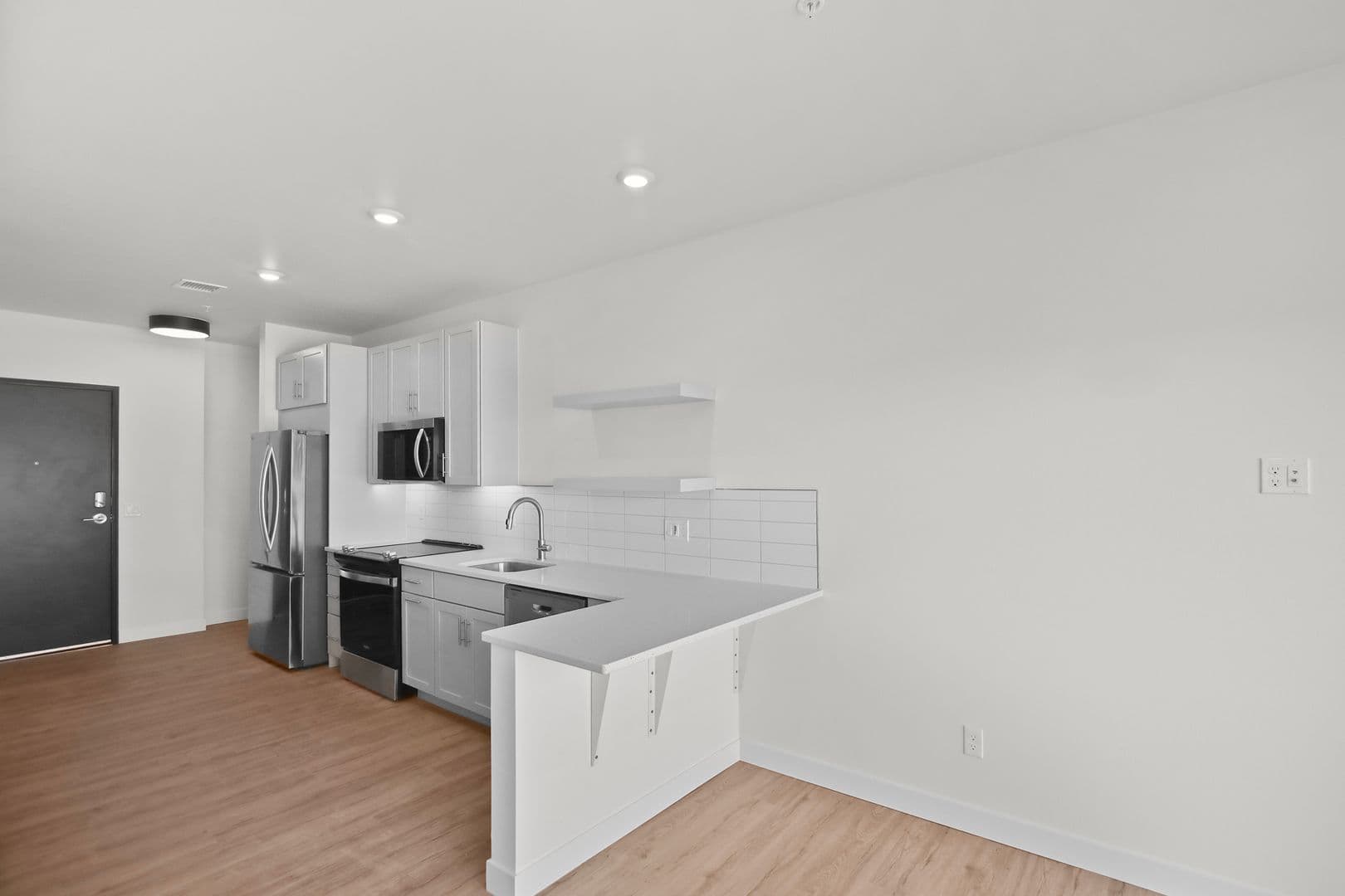 The Earl Apartments 253 of 296