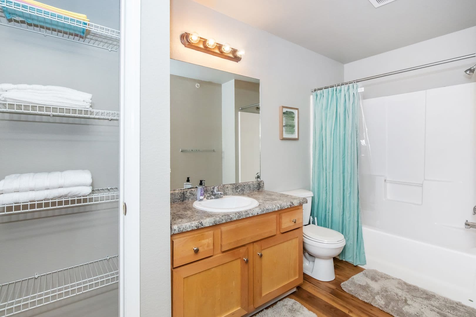 Hawthorn Suites Apartments 6 of 16