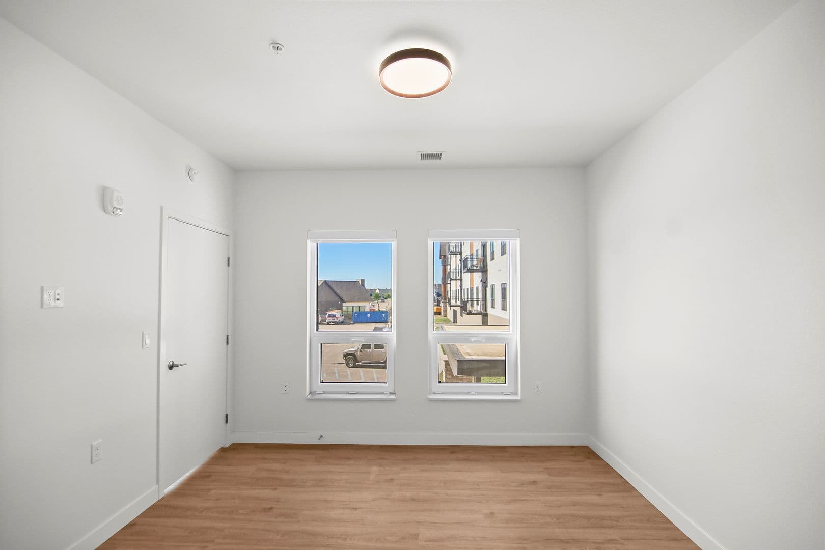 The Earl Apartments 243 of 296