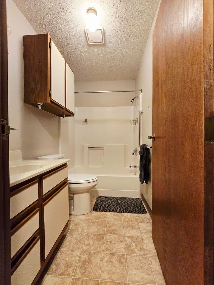 Island Place Apartments 6 of 15