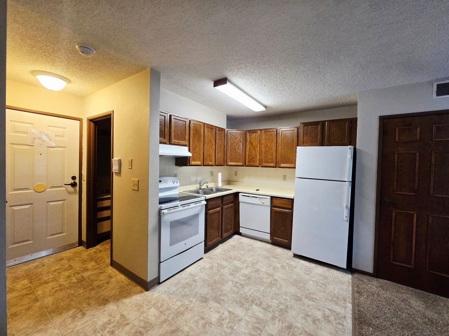 Island Place Apartments 3 of 15
