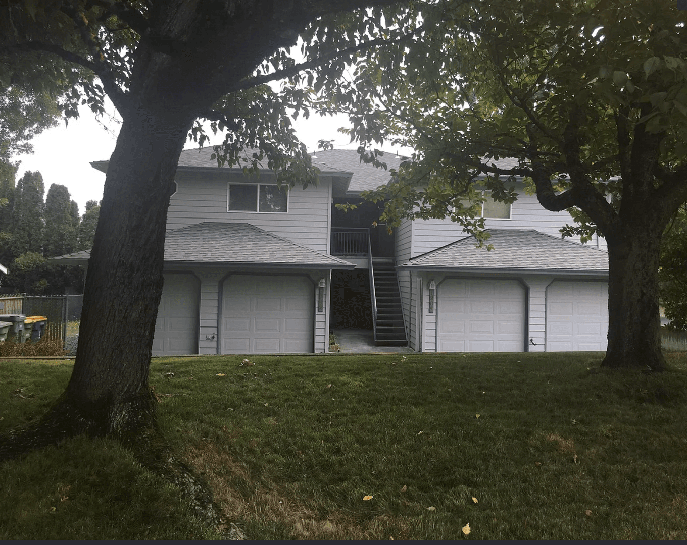 Large Renovated upstairs 2-bed 1-bath (approx. 1347 sq. feet) 4 of 8