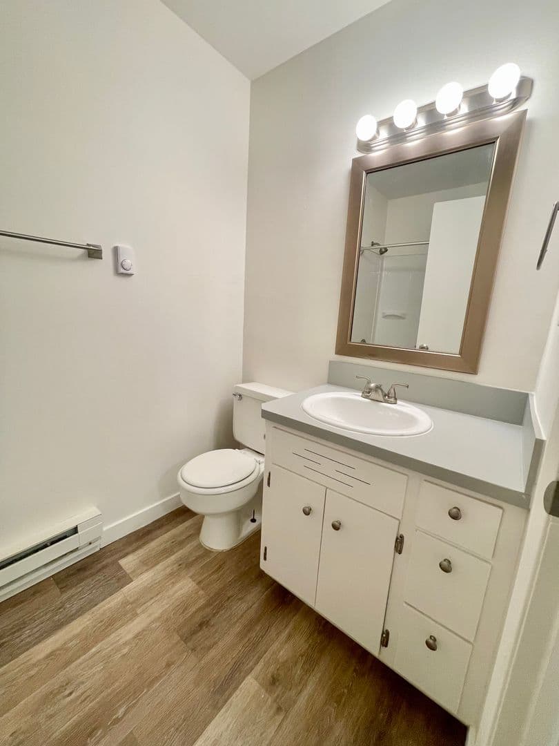 Pine Villa Apartments 13 of 35