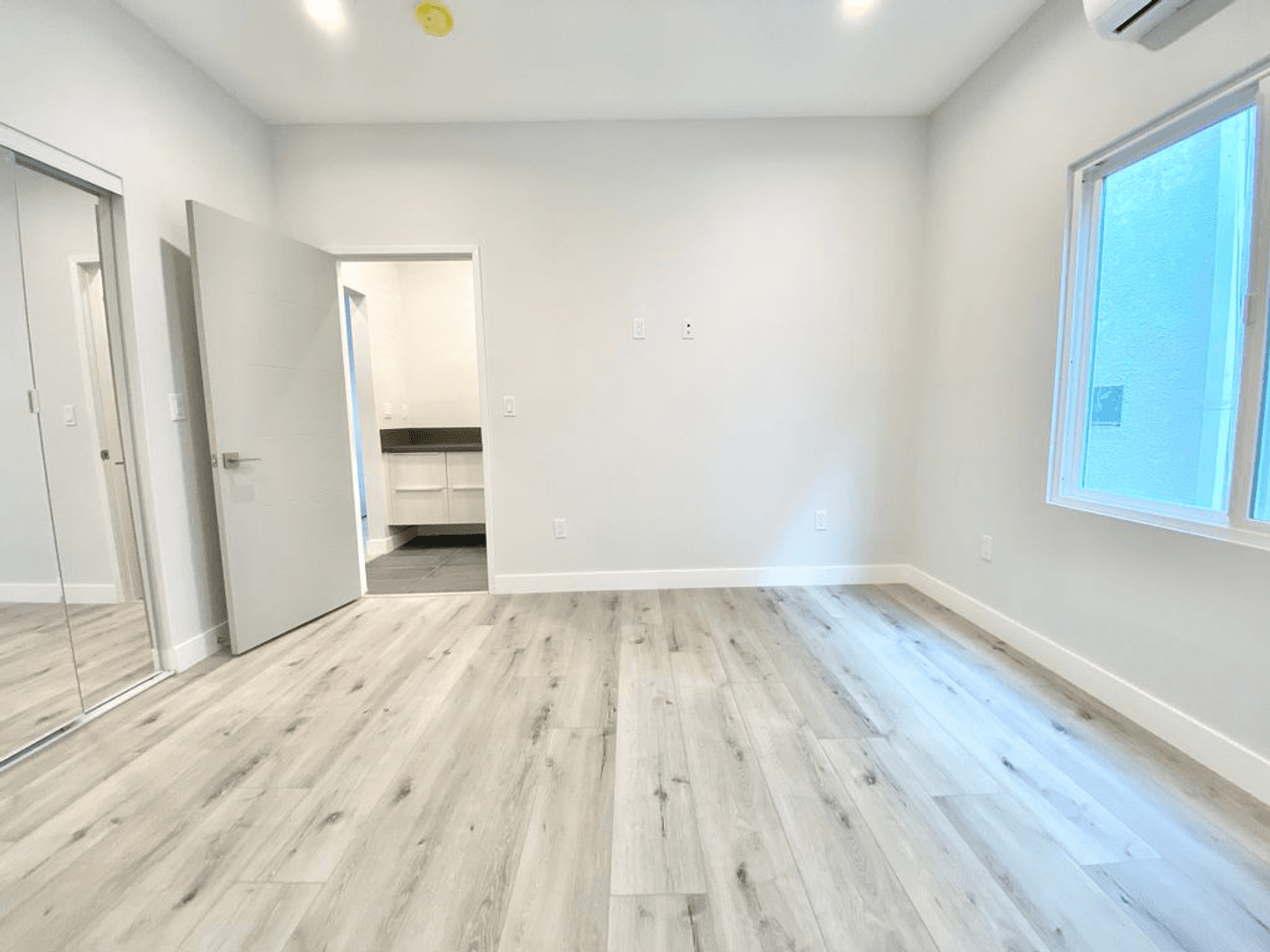 N Swall Apartments 3 of 15