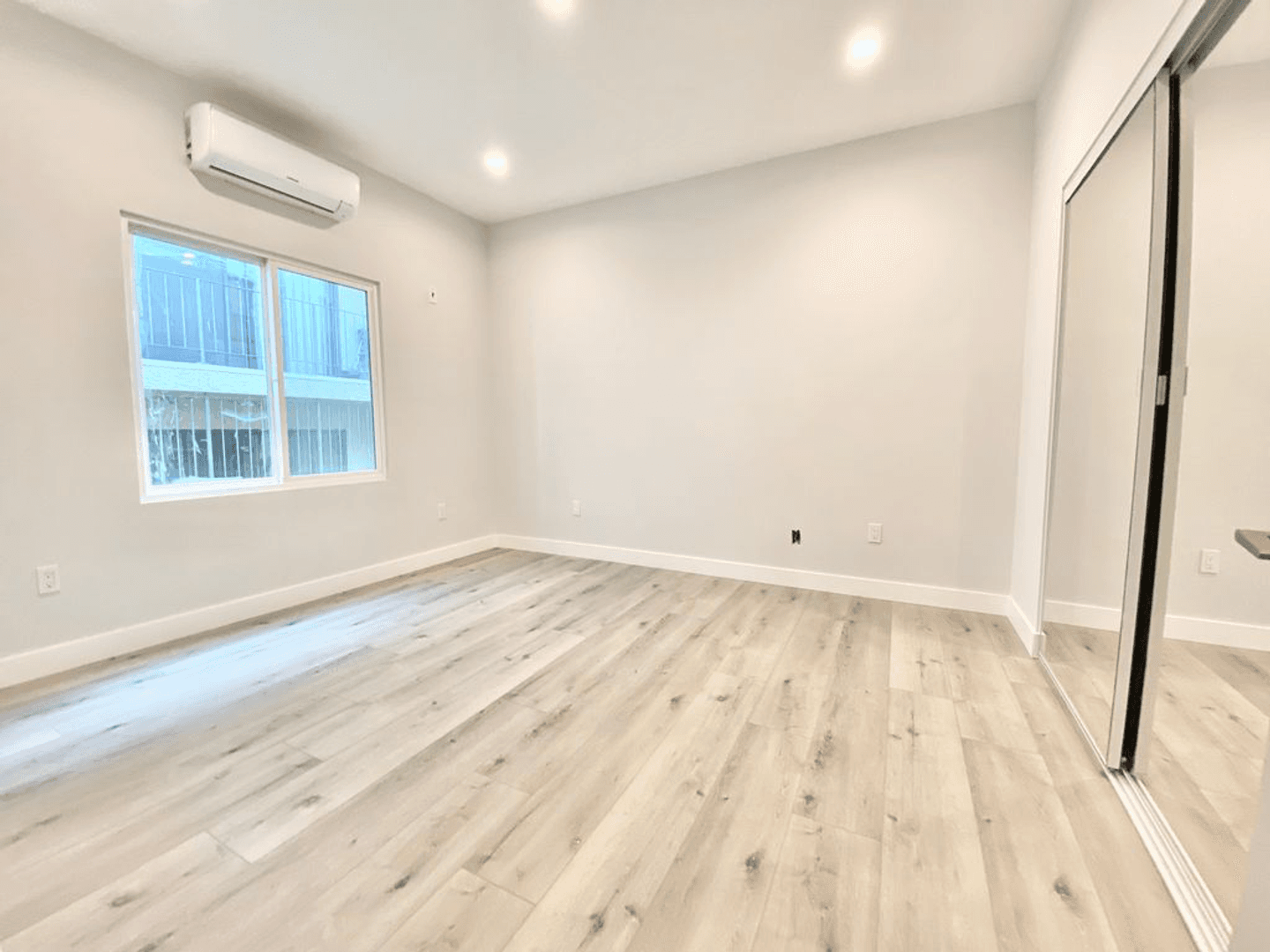 N Swall Apartments 5 of 15