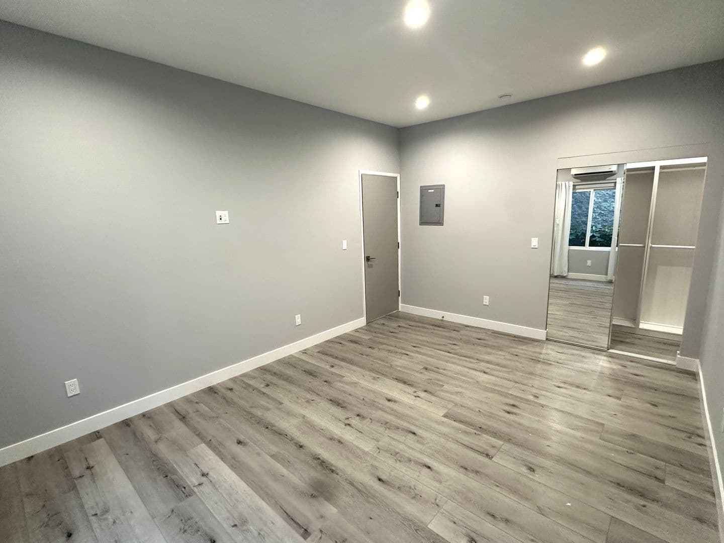 N Swall Apartments 15 of 16