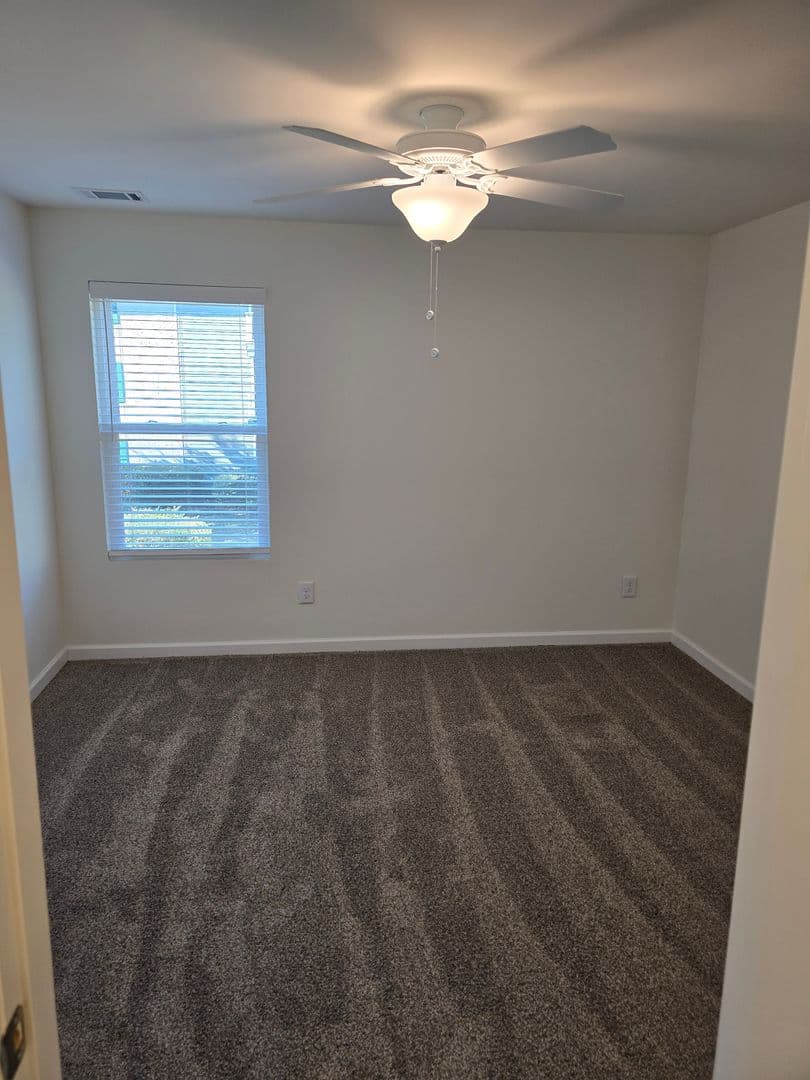 Premier Garden Apartments 4 of 7