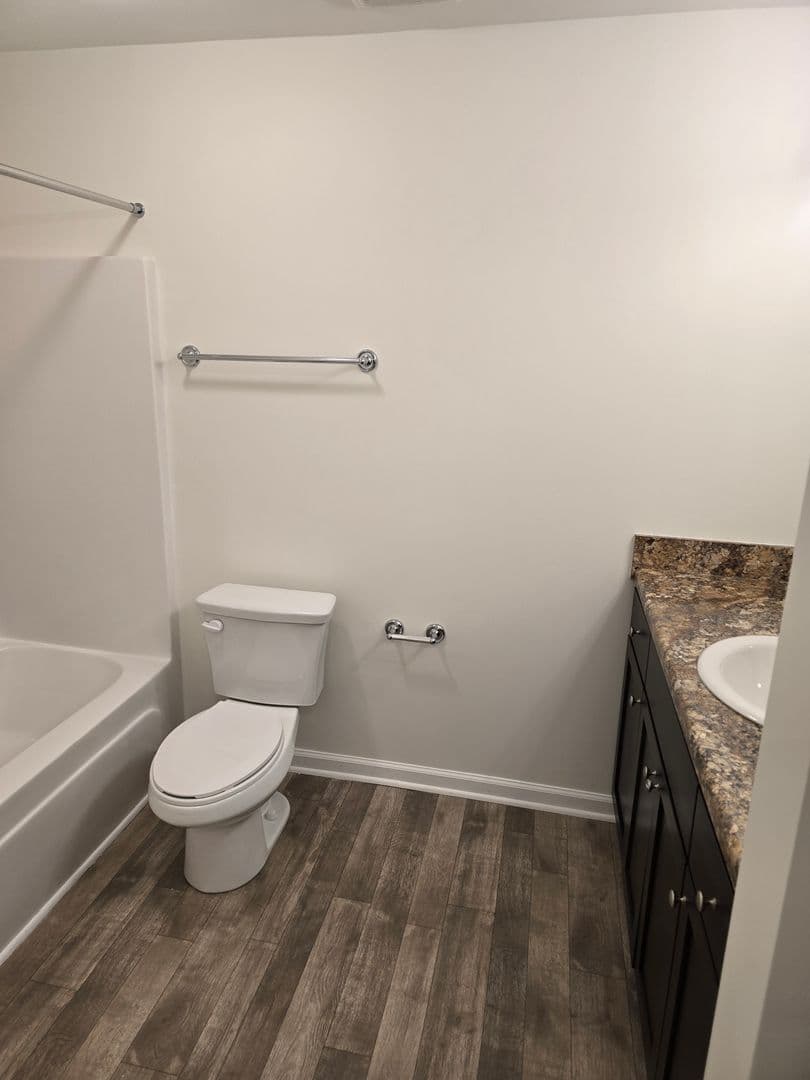 Premier Garden Apartments 5 of 7