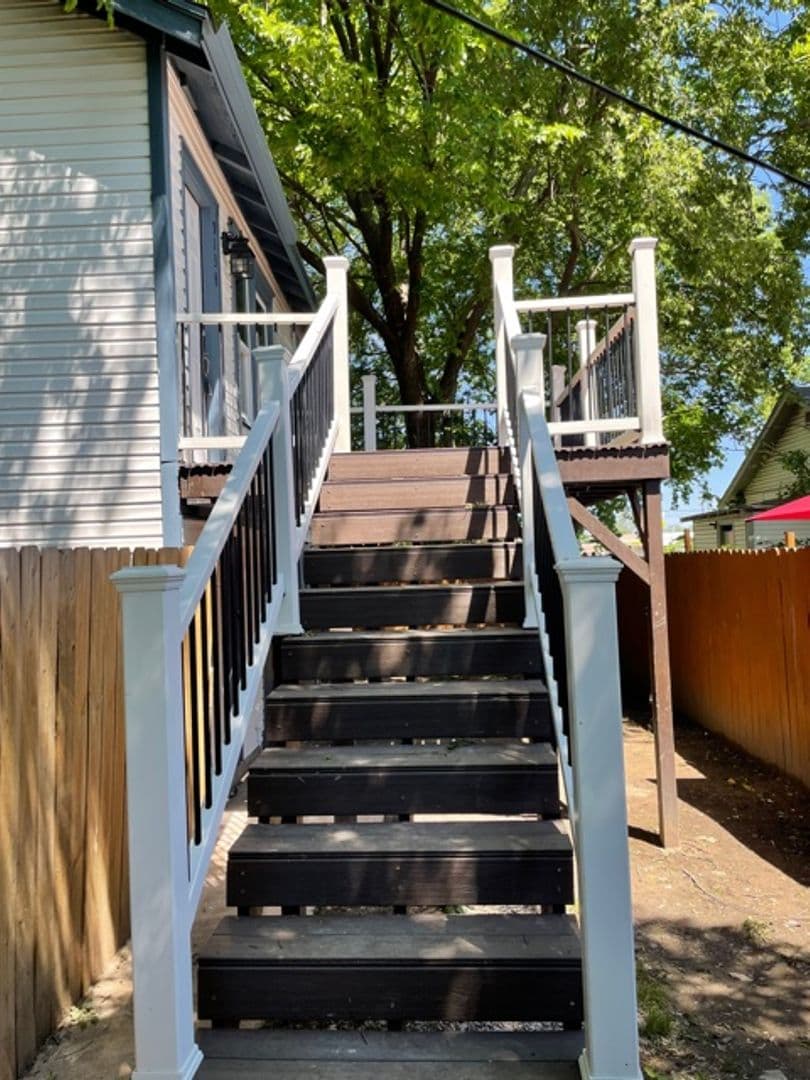 913 B West Crawford St. 1 of 8