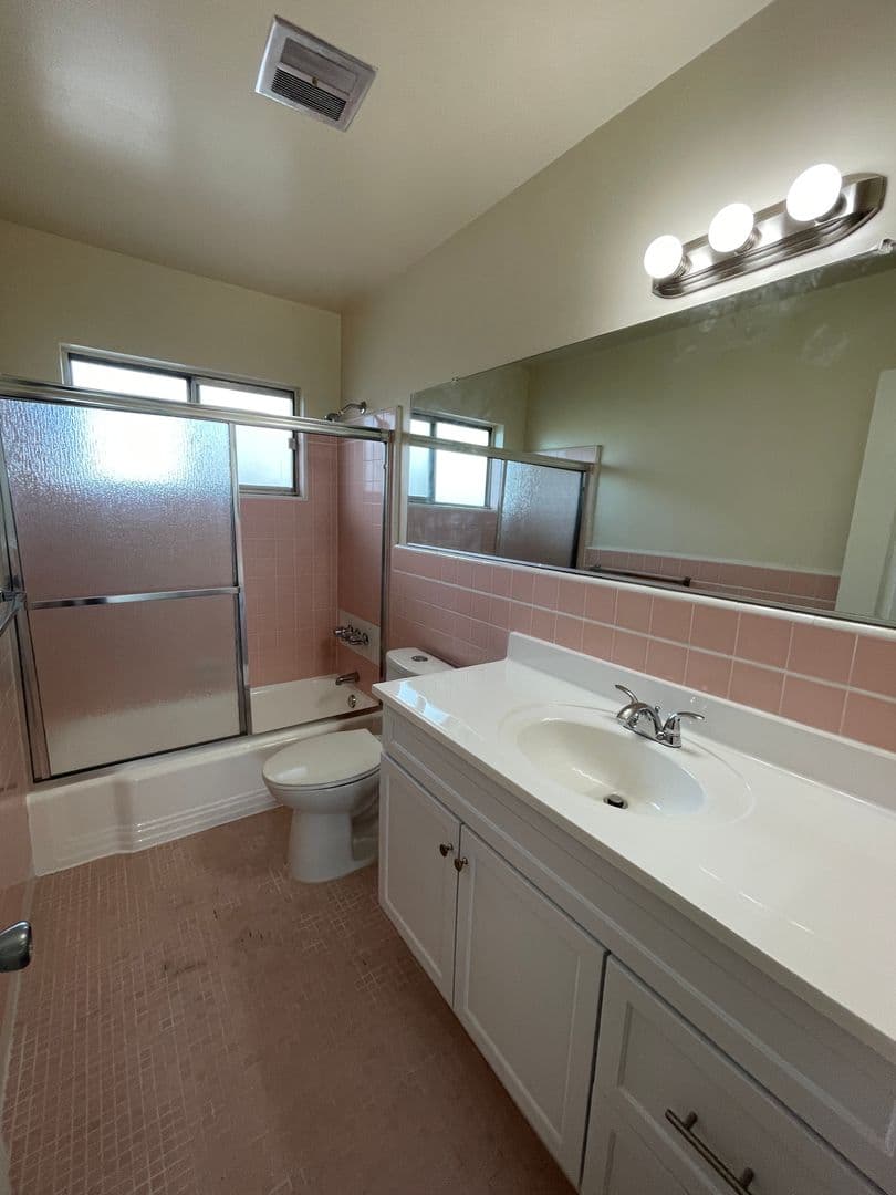 460 W. Doran Street 10 of 12
