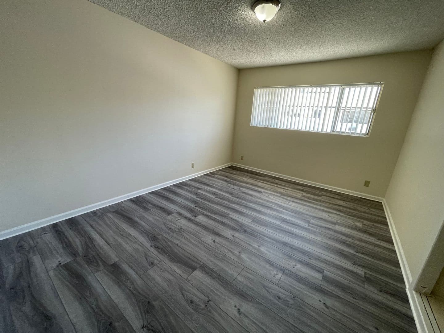 460 W. Doran Street 9 of 12