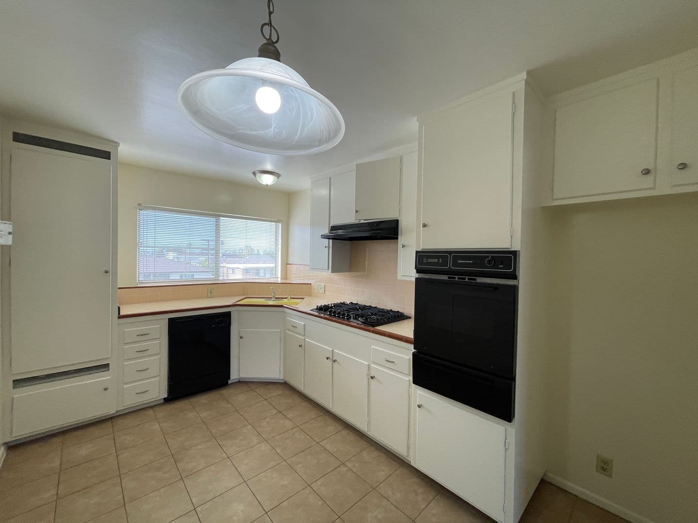 460 W. Doran Street 7 of 12